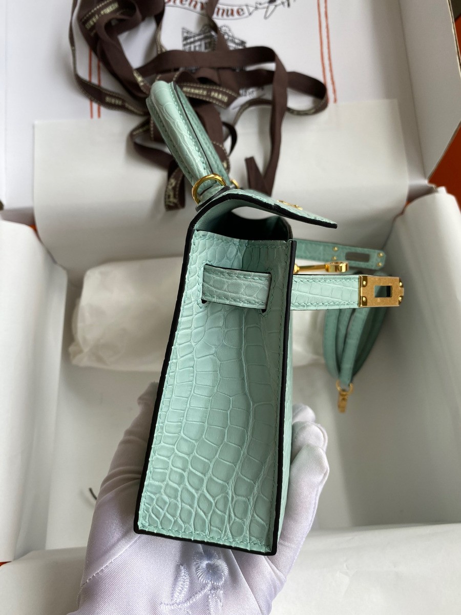 Replica Hermes Mini Lindy Handmade Bag In Black Matte Alligator