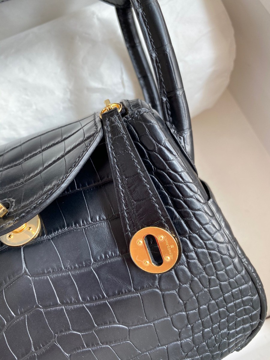 Replica Hermes Mini Lindy Handmade Bag In Black Matte Alligator Leather