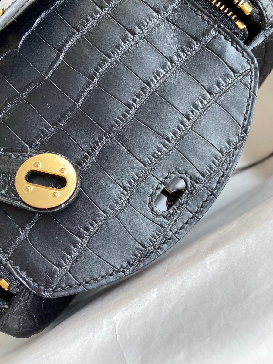 Replica Hermes Mini Lindy Handmade Bag In Black Matte Alligator