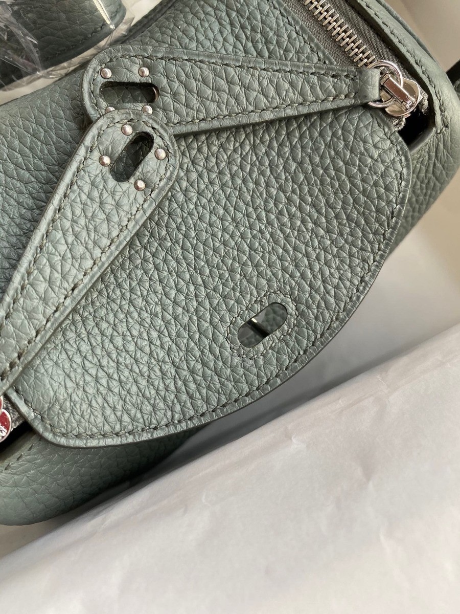 Hermes Mini Lindy Handmade Bag In Vert Amande Clemence Leather MR1595Gp37